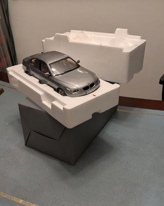 MODELLO BMW 5 SERIES 1:18