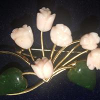 Spilla vintage Swoboda corallo e giada color or