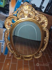 Specchio ovale lavorato 