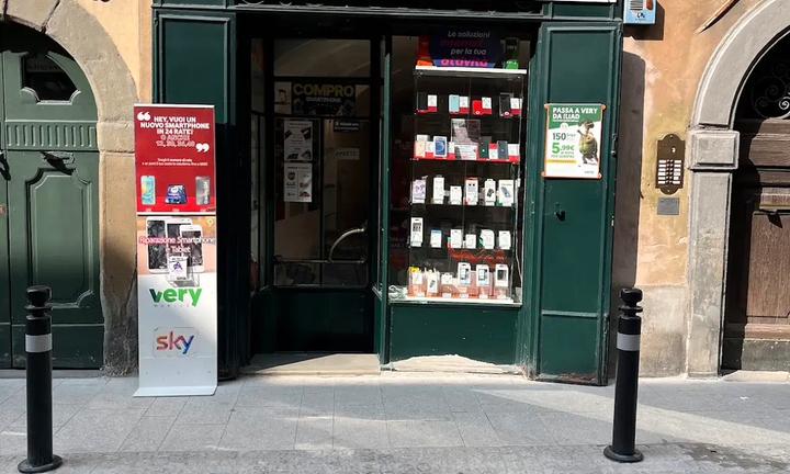 Vendessi attività commerciale di telefonia