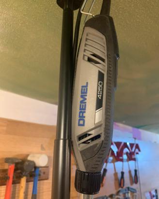 Dremel 4250 completo di accessori