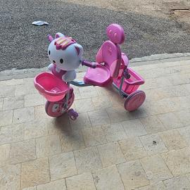 triciclo per bambina con cestini