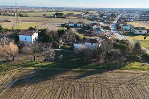 PAGNACCO: terreno edificabile adatto villette