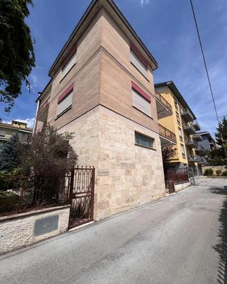 5 LOCALI A L'AQUILA