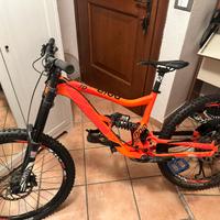 Bici downhill kellys