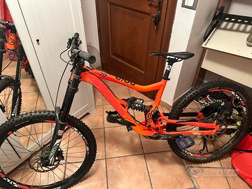 Bici downhill kellys