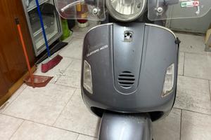 Vespa gts 200