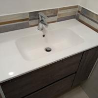 Mobile bagno sospeso con lavabo ceramica 90 cm