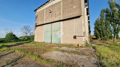 CAPANNONE A CASTEL SAN PIETRO TERME