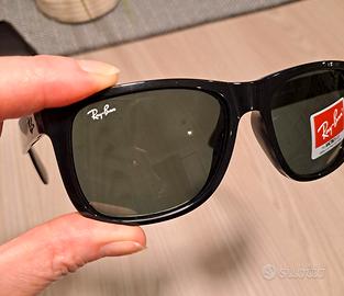 Occhiali da sole Rayban modello Justin