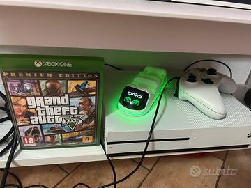 Xbox One S (1 TB) + Joystick + GTA