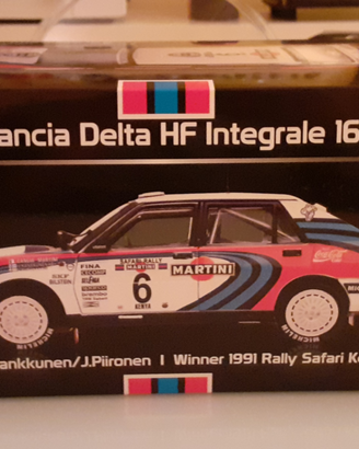 Lancia Delta integrale 16v Martini 1/18 Safari