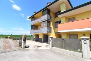 3 LOCALI A LATISANA