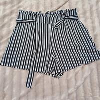 pantaloncini da donna elasticizzati a vita alta 