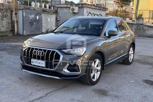 AUDI Q3 35 TDI S tronic Business Advanced