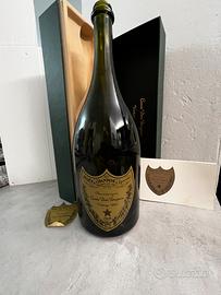 Cofanetto con bottiglia vuota di Dom Pérignon