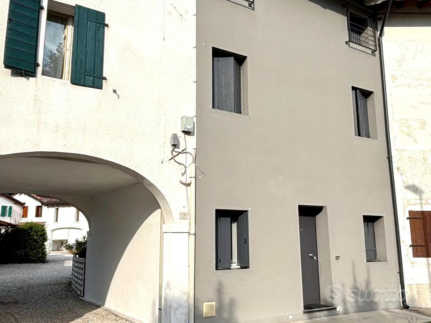 VILLA A SCHIERA BICAMERE: stile, calore e intim... - Vista 4