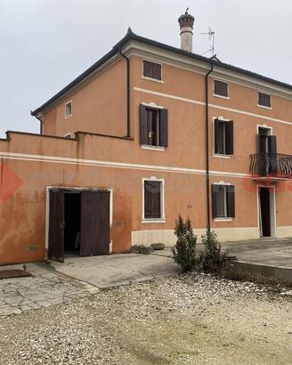 Villa o villino Trecenta [Cod. rif TREC02VRG]