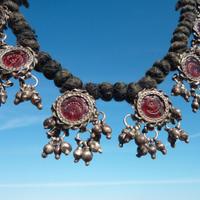 Collana Tribale con Pendenti Mezzaluna