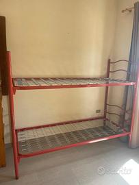 letto a castello in metallo 