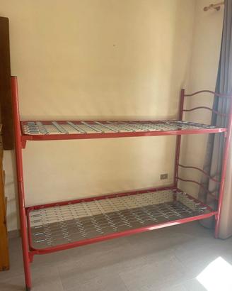 letto a castello in metallo 