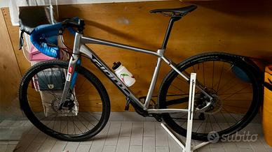Giant Revolt 2 - Bici Gravel - taglia M/L