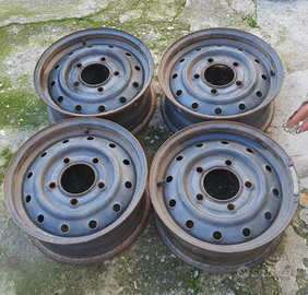 Set 4 cerchi in ferro da 16" a 5 fori per Mahindra