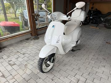 Vespa 125 sprint Justin Bieber