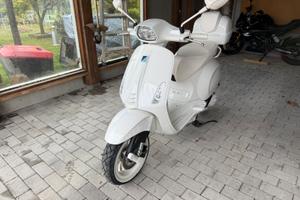 Vespa 125 sprint Justin Bieber