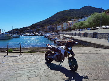 Aprilia Dorsoduro 750