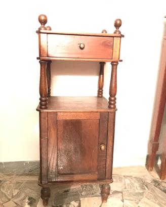 Comodino antiquariato