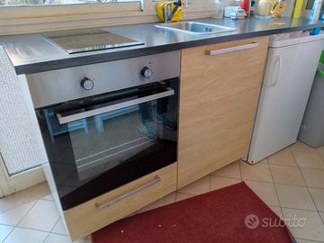 piano cottura con forno e frigo