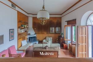 Villa di 297 m² con più di 5 locali e box auto dop