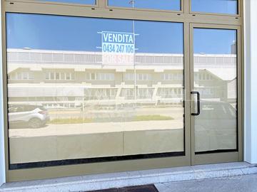 1 Vetrina a Porcia