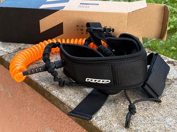 Leash waist Rrd wing