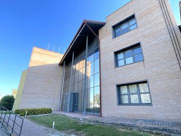 UFFICI IN CORPO DIREZIONALE