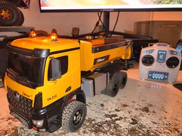 Camion 1:14 R/C  movimento terra modificato