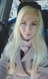 Hostess, modella, babysitter