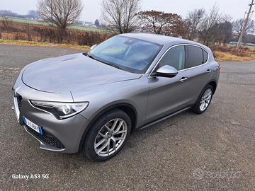 Alfa Romeo Stelvio q4 280 CV gancio traino