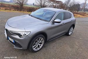 Alfa Romeo Stelvio q4 280 CV gancio traino