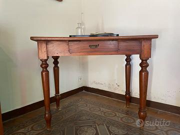 Tavolo consolle in stile 