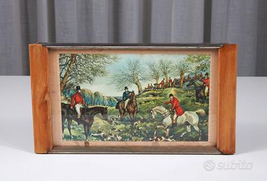 Delizioso vassoio anni '60 con scene di caccia