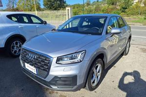 AUDI Q2 35 TDI quattro S tronic Business