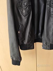 Giubbotto nero in pelle 