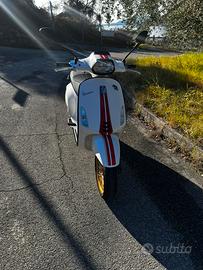 Vespa 50 Sprint Sixties Edition 2021 - 350km