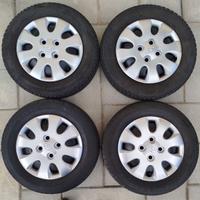 Treno cerchi pneumatici copricerchi Hyundai I10