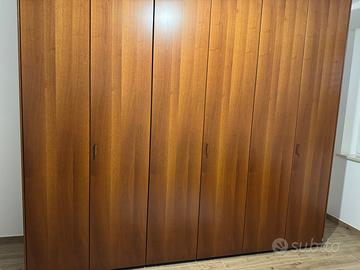 Armadio di legno