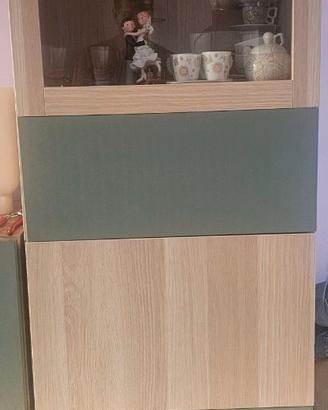 Mobile alto con vetrina ikea