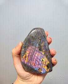 Labradorite viola pietra free form esposizione 