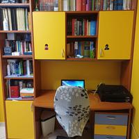Libreria + scrivania + cassettiera + sedia